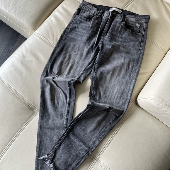 Jeans - Picture 1 of 7